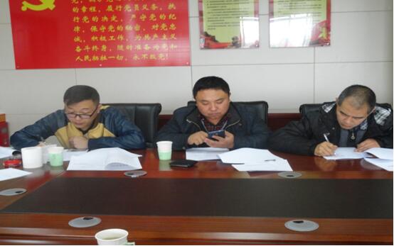 康正发为驾驶员办理入职手续、、、签署劳动条约。。